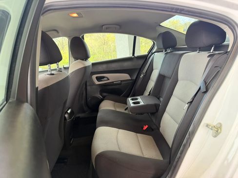 Used 2014 Chevrolet Cruze LS FWD image 20