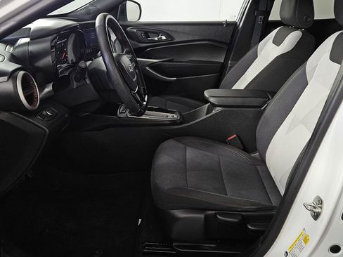 Used 2025 Chevrolet Trax RS w/ Driver Confidence Package image 22