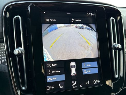 Used 2022 Volvo XC40 T5 R-Design image 15