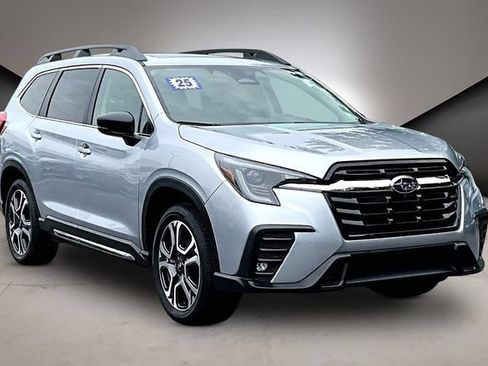 Used 2025 Subaru Ascent Limited AWD/4WD image 3