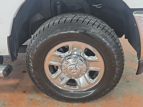 Used 2020 RAM 3500 Tradesman image 12