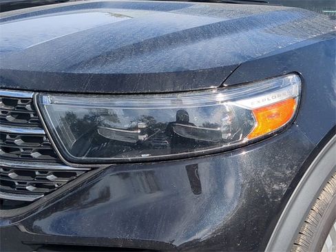 Used 2022 Ford Explorer XLT image 9