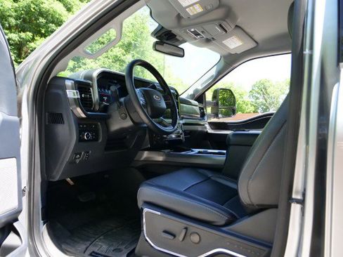 Used 2024 Ford F250 Lariat w/ Sport Appearance Package AWD/4WD image 27
