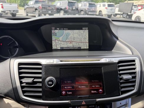 Used 2015 Honda Accord EX-L image 24