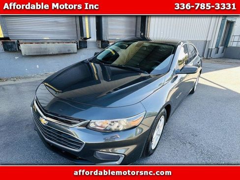Used 2018 Chevrolet Malibu LS FWD image 1