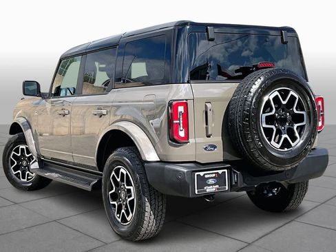 Used 2025 Ford Bronco Outer Banks image 13