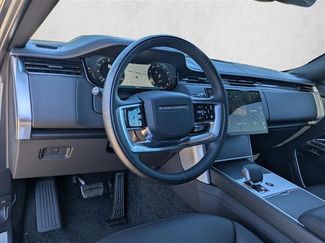 New 2025 Land Rover Range Rover Long Wheelbase SE video 3
