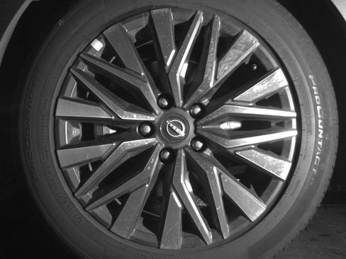 Used 2025 Nissan Altima 2.5 SV FWD image 12