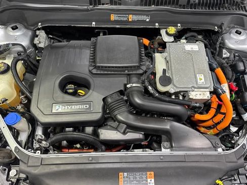 Used 2020 Ford Fusion SE FWD image 7
