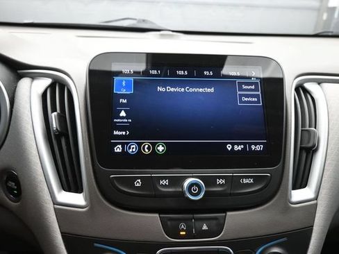 Used 2023 Chevrolet Malibu LS FWD image 16