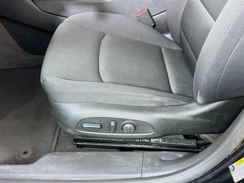 Used 2024 Chevrolet Malibu LT FWD image 19