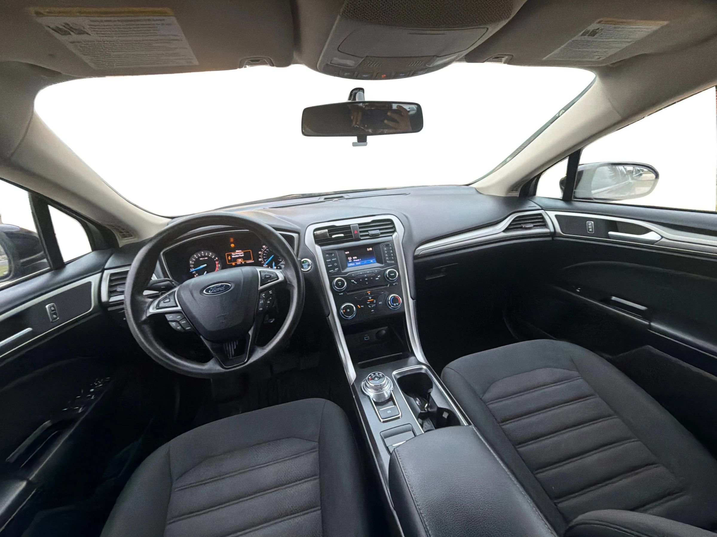 Used 2017 Ford Fusion SE FWD image 23