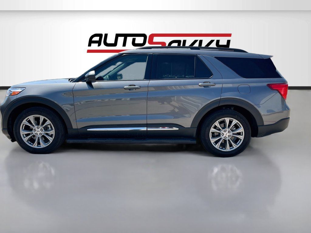 Used 2023 Ford Explorer XLT w/ Equipment Group 202A RWD image 4