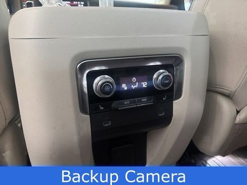 Used 2022 GMC Yukon Denali image 15