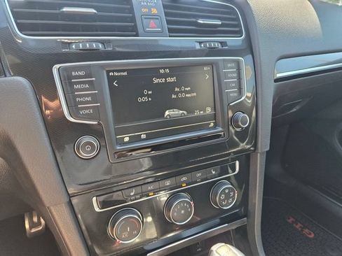 Used 2017 Volkswagen GTI SE FWD image 18
