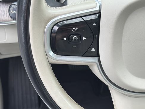 Certified 2023 Volvo XC90 B6 Core AWD/4WD image 19
