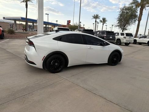 Used 2025 Toyota Prius Limited w/ Limited Premium Package FWD image 4