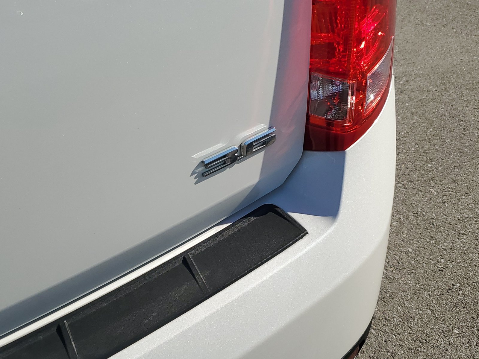 Used 2015 Cadillac SRX FWD image 8