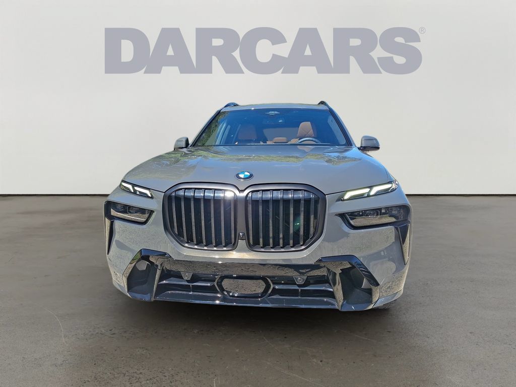 Used 2026 BMW X7 xDrive40i w/ M Sport Package AWD/4WD image 2