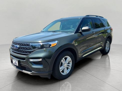 Certified 2024 Ford Explorer XLT w/ Equipment Group 202A AWD/4WD image 3