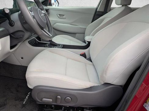 Used 2025 Hyundai Kona SEL image 14