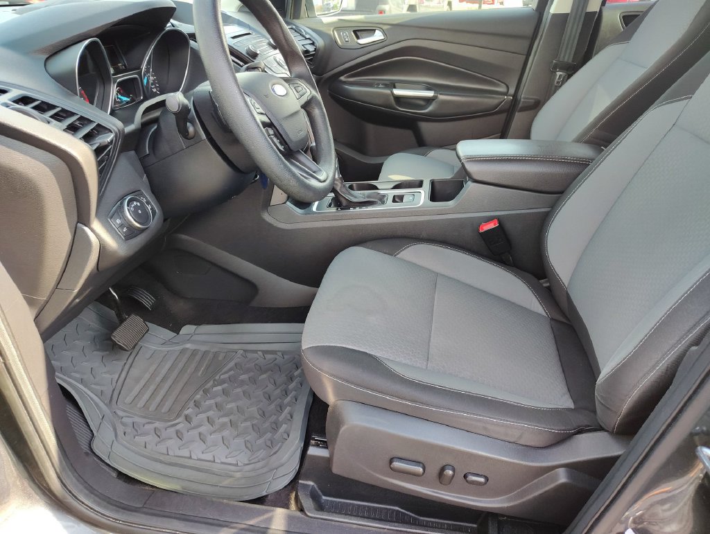Used 2017 Ford Escape SE AWD/4WD image 9