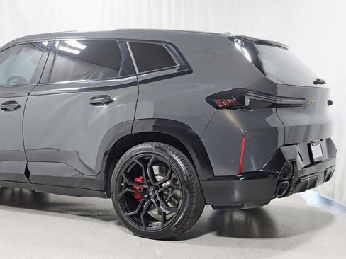 Used 2023 BMW XM w/ M Driver's Package image 10