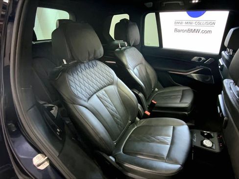 Used 2019 BMW X7 xDrive50i w/ M Sport Package image 19
