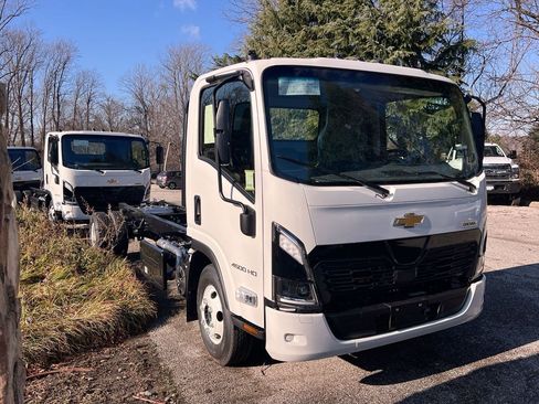 New 2025 Chevrolet Low Cab Forward 4500 XD RWD image 7