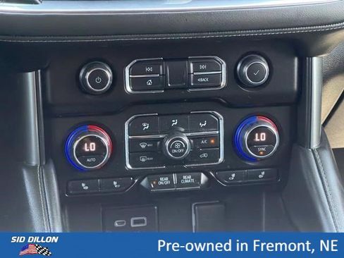 Certified 2022 Chevrolet Suburban Z71 w/ Luxury Package AWD/4WD image 12