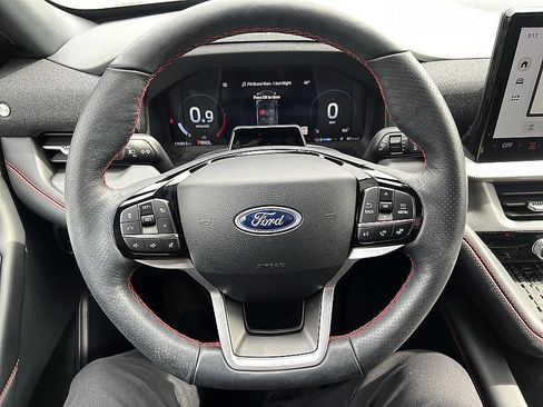 Used 2025 Ford Explorer ST-Line w/ Premium Package image 12