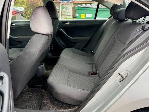 Used 2011 Volkswagen Jetta S FWD image 13