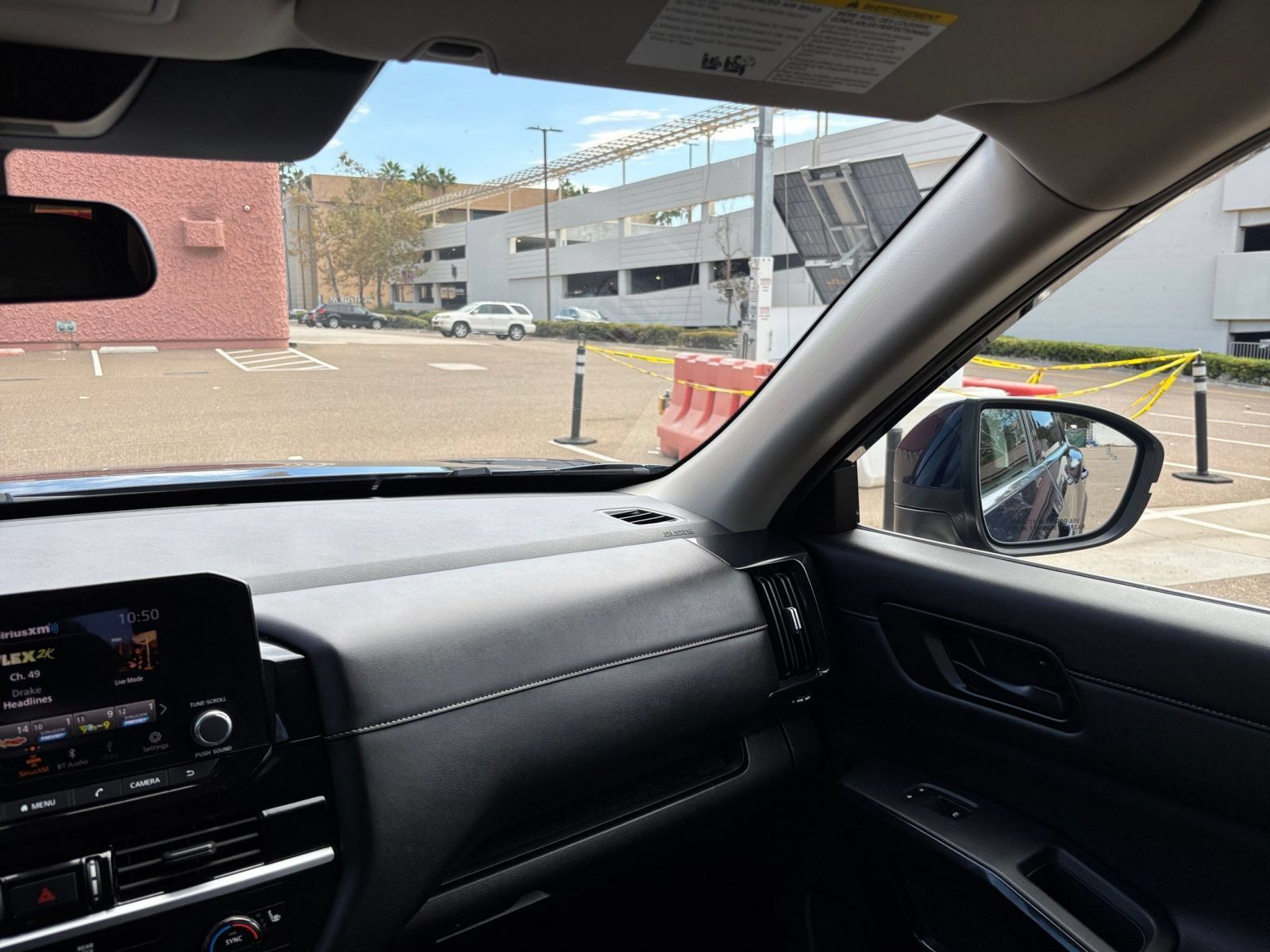 Used 2025 Nissan Pathfinder SV FWD image 37