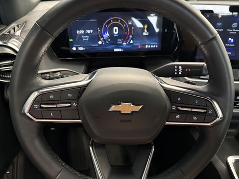 Used 2025 Chevrolet Equinox LT w/ Convenience Package II FWD image 23