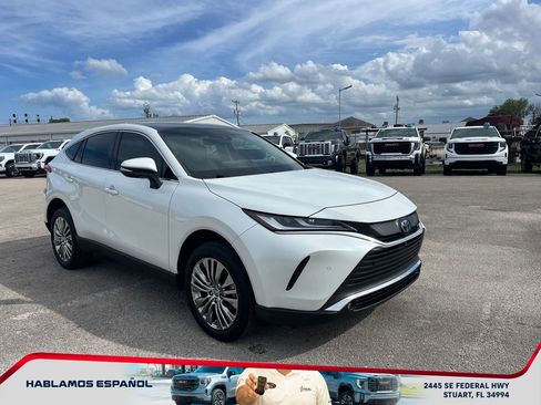 Used 2023 Toyota Venza Limited image 5