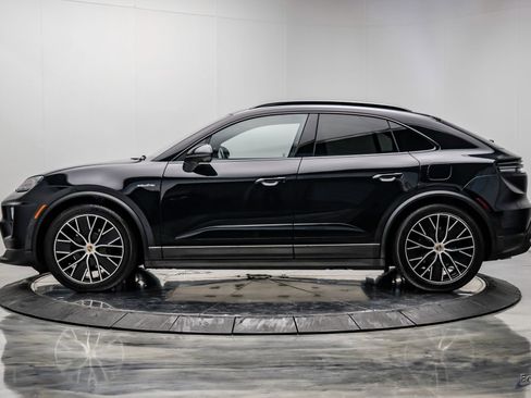 Used 2025 Porsche Macan 4 Electric AWD/4WD image 6