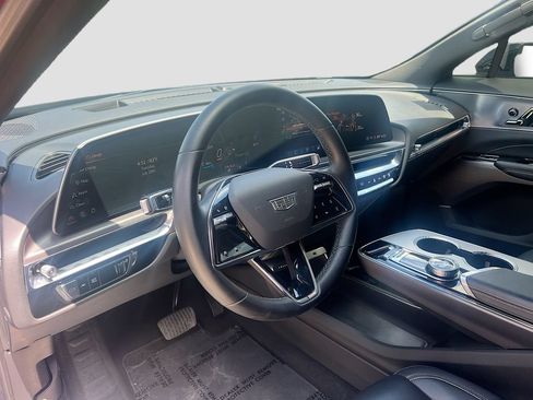Used 2024 Cadillac Lyriq Tech RWD image 9