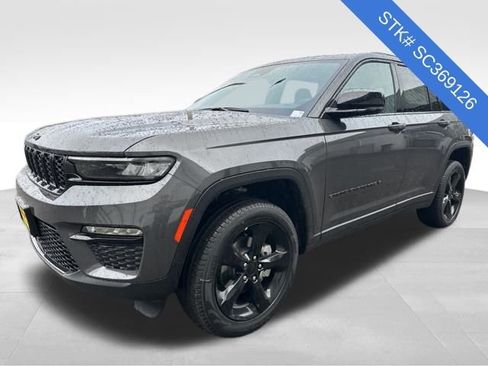 New 2025 Jeep Grand Cherokee Limited w/ Black Appearance Package image 3