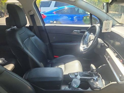 Used 2023 Kia Sportage EX FWD image 3