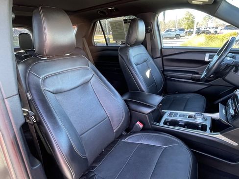 Used 2020 Ford Explorer Limited image 29