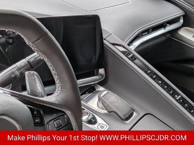 Used 2024 Chevrolet Corvette Stingray Convertible RWD image 14