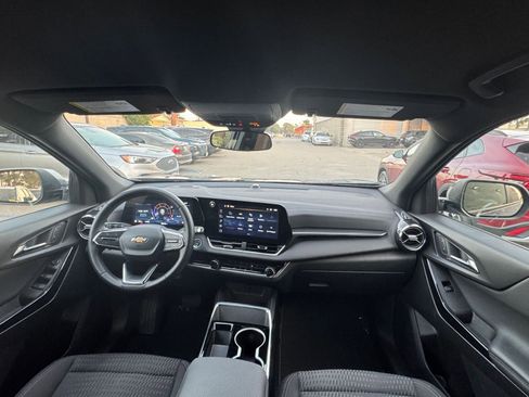 Used 2025 Chevrolet Equinox LT image 32