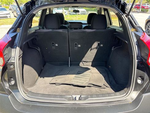 Used 2018 Nissan Kicks SR FWD image 26