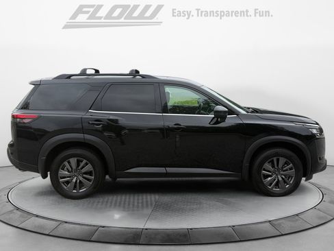 Certified 2025 Nissan Pathfinder SV FWD image 8