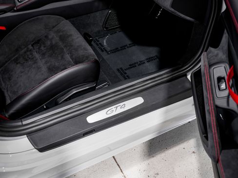 Used 2020 Porsche 718 Cayman GT4 image 24