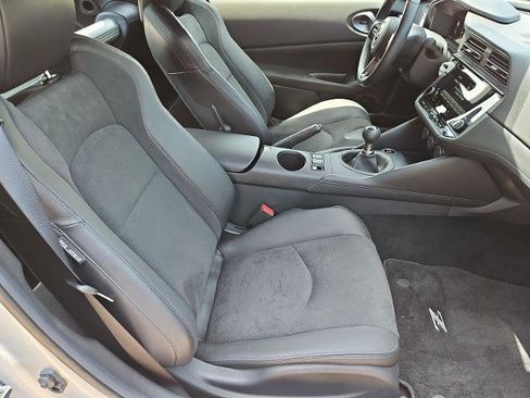 Certified 2024 Nissan Z Performance w/ Floor Mat Package RWD image 22