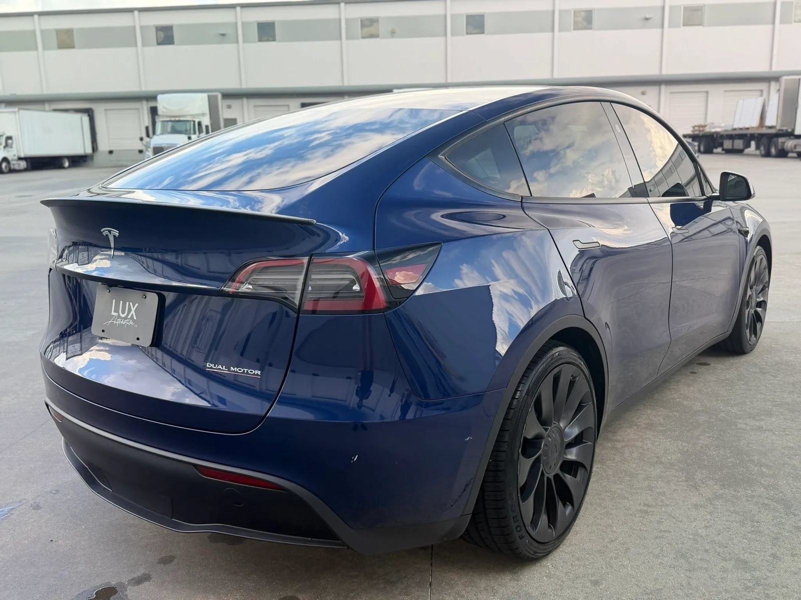 Used 2023 Tesla Model Y Performance AWD/4WD image 7