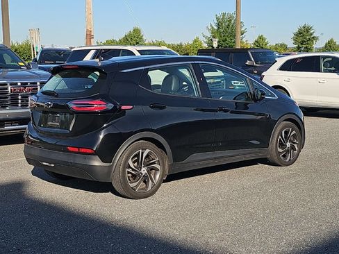 Used 2023 Chevrolet Bolt LT w/ Infotainment Package FWD image 13