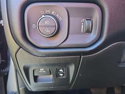 Used 2022 RAM 1500 Big Horn image 13