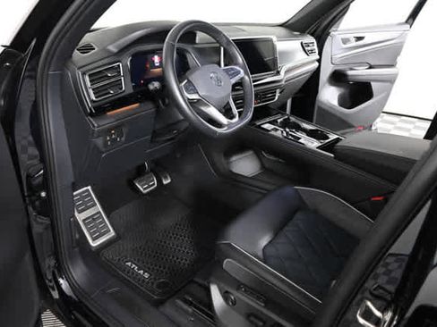 Used 2024 Volkswagen Atlas Cross Sport SEL Premium R-Line AWD/4WD image 20